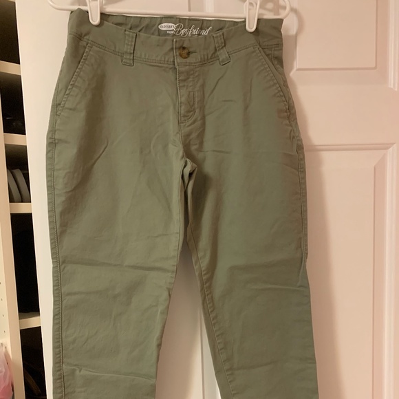 Old Navy Boyfriend Capris Olive Green 